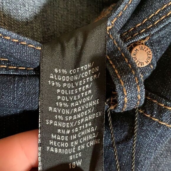 1822 Blue Crop Skinny Jeans NWT - Picture 7 of 7